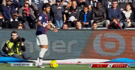 埃梅里告别阿尔巴：当初你被不情愿地改造成边后卫，要给你个拥抱