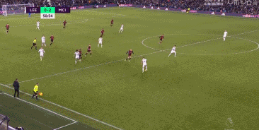 记者：富安健洋已与阿贾克斯就一份短期合同达成一致