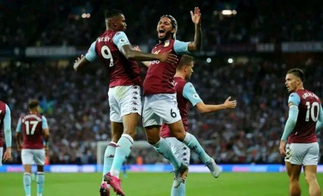 内马尔那些骚操作名场面瞬间，不愧是把任加足球发扬光大球星之一（内马尔花式操作名场面集锦，果然是将花式足球发扬光大的顶级球星之一）