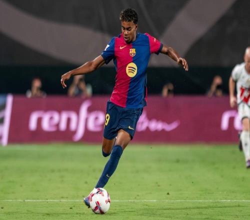 莫德里奇在对阵拉齐奥的比赛中踢满全场，Sofac...