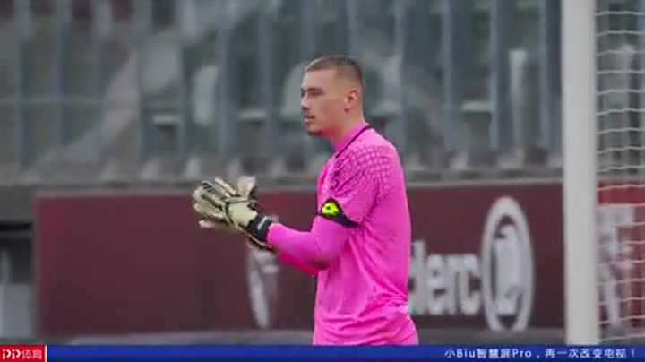 TA：阿莫林希望引进中场；曼联是否签门将取决于巴因迪尔未来